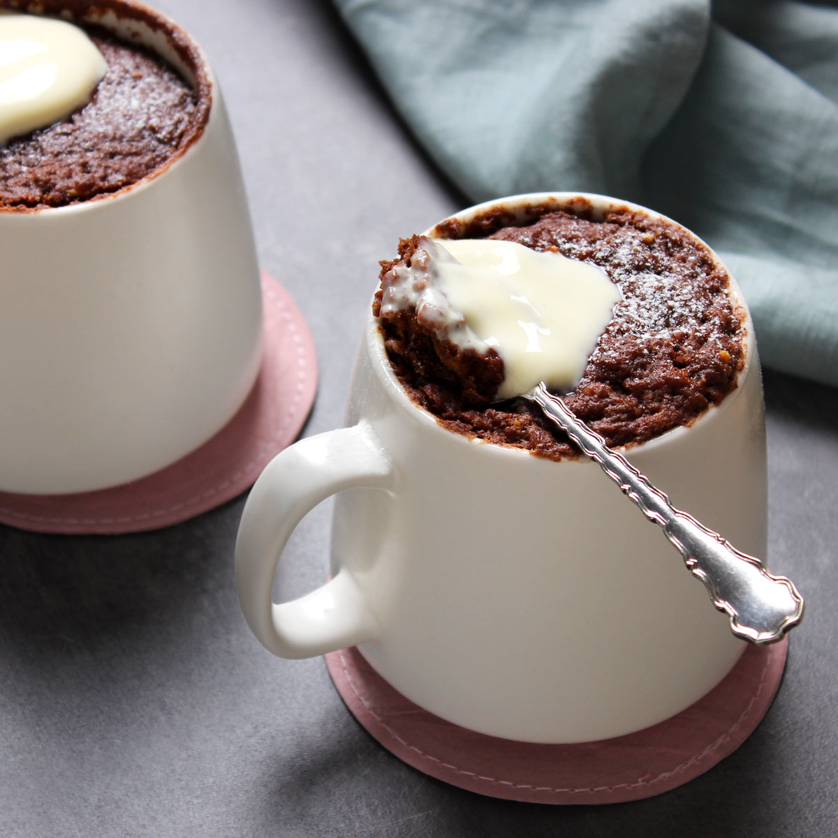 Tassenkuchen: Schokolade-Erdnussbutter - EasiYo DE