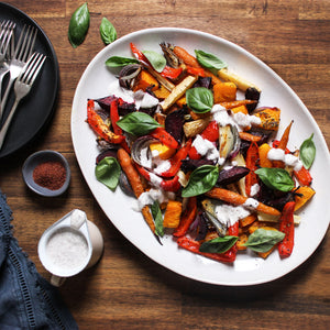 Gebratener Gemüsesalat mit Sumach-Joghurt-Dressing